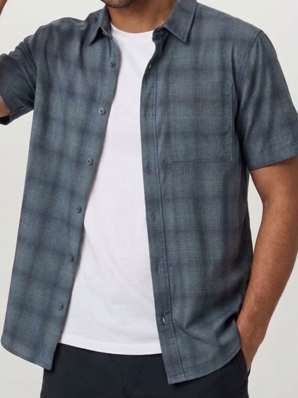 Vuori Short Sleeve Plaid Pocket Button Shirt Men’s Medium Abyss Blue $98